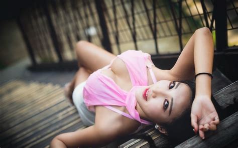 4K Asian Pose Hands Dress Décolletage Brunette girl Glance HD Wallpaper Rare Gallery