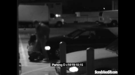 Hot Babe Blowjob Her Boyfriend At Carpark
