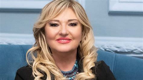 Monica Setta in bikini dalla vacanza la foto è una vera sorpresa per tutti