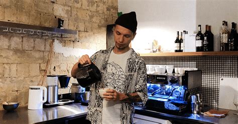 У новій галереї The Naked Room відкрили кав ярню