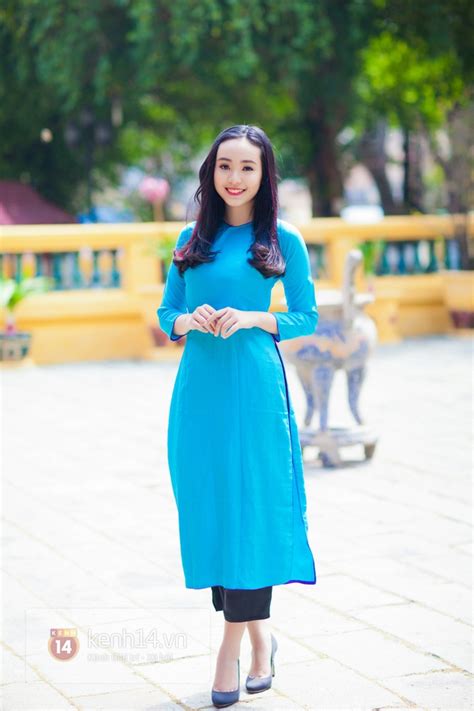 Hot girl 2 miền khoe vẻ đẹp đặc trưng trong tà áo dài truyền thống