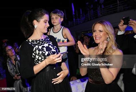 Ella Bleu Travolta And Her Brother Benjamin Travolta And Mother Kelly