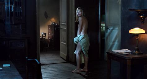 Naked Yuliya Peresild In Kholodnoe Tango