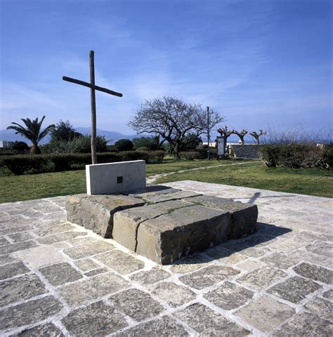 ⭐ Travel Guide for Island Crete ⛵, Greece - Nikos Kazantzakis Grave