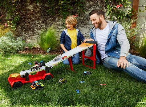 SET HOT WHEELS MONSTER TRUCKS REMOLQUE EXTREMO