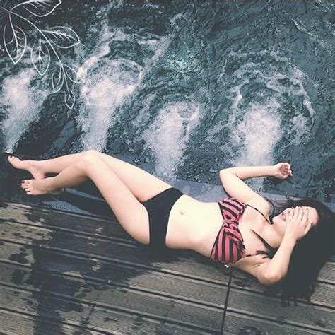 Hot Girl Vi T N O M C Bikini N Ng B Ng Nh T