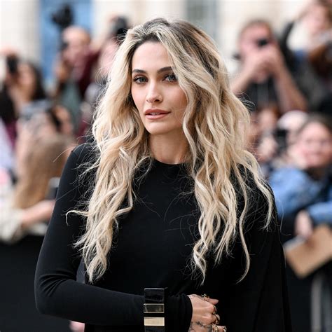 Alpha Female: Meaning, Signs, a Relationship Expert Explains - Parade