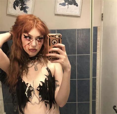 Nudes Heavyeyeliner Nude Pics Org