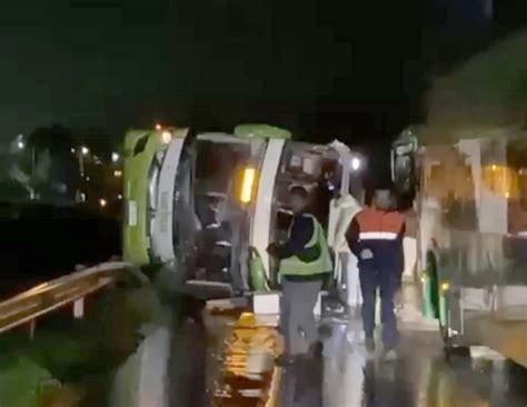 San Javier Volcamiento De Bus De Pasajeros Deja 20 Lesionados En Ruta