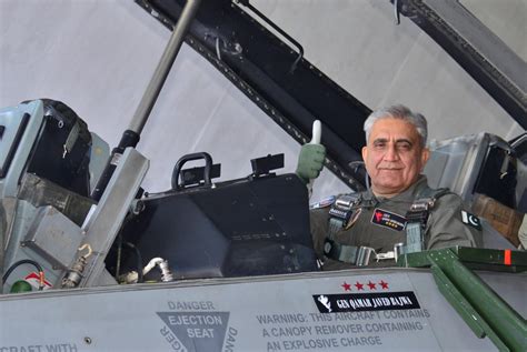 Press Release: Pakistan Army Chief Visits Pakistan Air Force Base