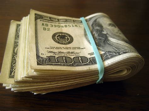 Strong Dollar vs. Weak Dollar: Which One Is Better?