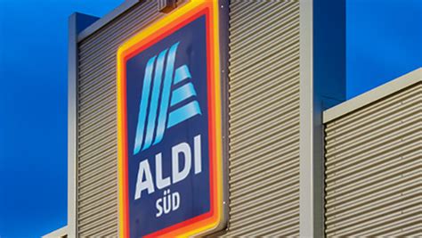 Bis 2025 Aldi Süd setzt auf recycelten Kunststoff