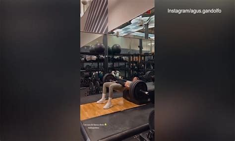 Agustina mette in mostra le forme l allenamento è hot