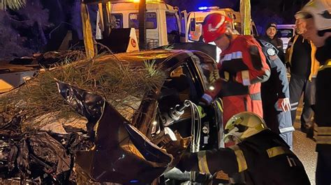 Muğla da ağaca çarpan otomobilin sürücüsü öldü Muğla Haberleri