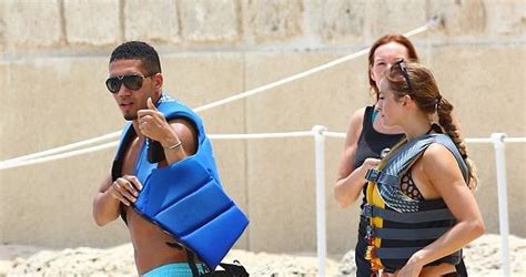 Amyzanys Blog Sam Cooke Shows Off Her Stunning Bikini Body As She Hits The Beach With Man Utd