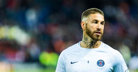 PSG Mercato Visé par Al Nassr Sergio Ramos en passe de prolonger