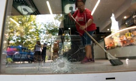 Te Esperamos Pistoleros Amenazan A Messi En Ataque Al Supermercado