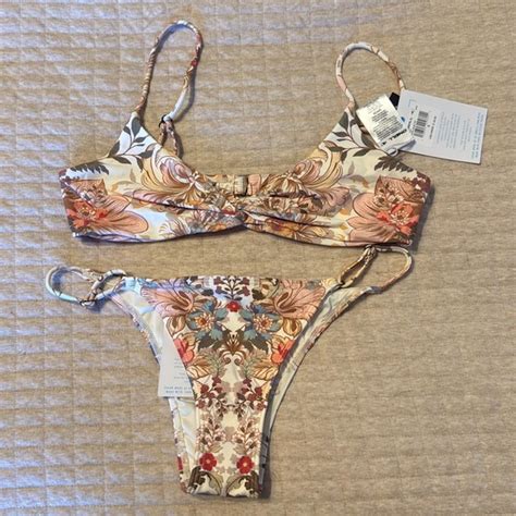 O Neill Swim Nwt Oneill Sofia Floral Peach Bikini Set Size Small Malibucaicaos Skimpy Bottom