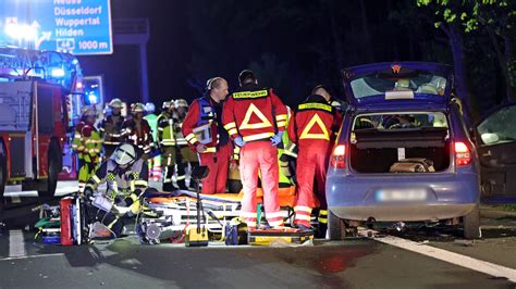 Elf Verletzte Bei Unfall An Stauende Auf Der A3 Rheinland