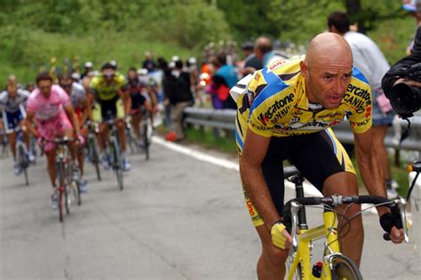 Pantani A Dieci Anni Dalla Morte Il Ricordo Del Pirata