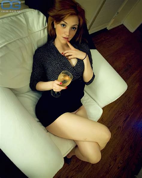 Abby Elliott Nude Pictures Photos Playboy Naked Topless Fappening