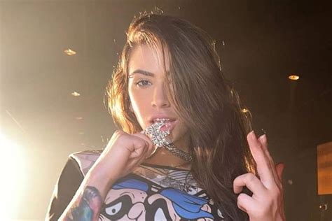 Viral News Brazilian Singer Who Received Oral Sex From Fan Performs Without Clothes On Stage