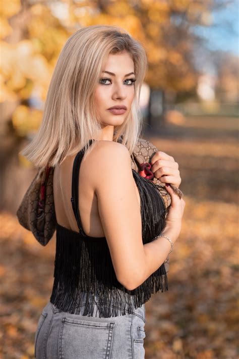 Alessandra Blonde Girl Glance Bokeh HD Phone Wallpaper Rare Gallery