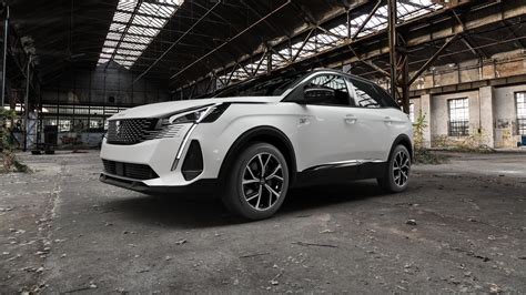 Peugeot 3008 II Type M Facelift 1,6l PureTech 133kW (181 hp) Wheels and ...