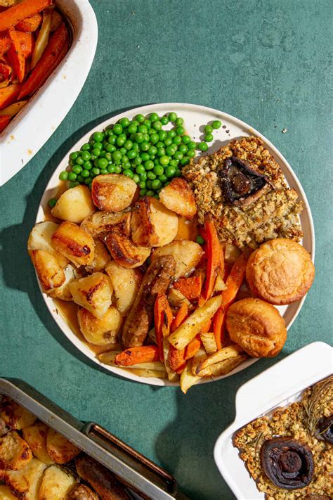 A Step-By-Step Guide to Making a Vegan Sunday Roast | VegNews