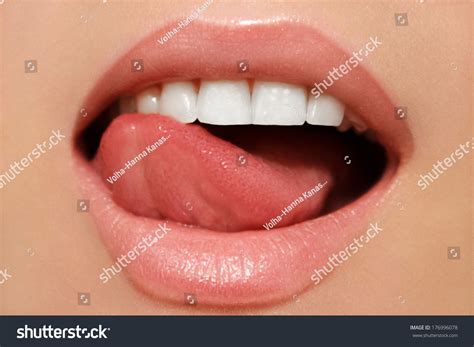 9653 Human Open Mouth Tongue Images Stock Photos And Vectors Shutterstock