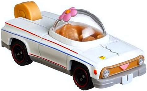 Hot Wheels Character Cars Sponge Bob Squarepants Sandy Cheeks GMR BigaMart
