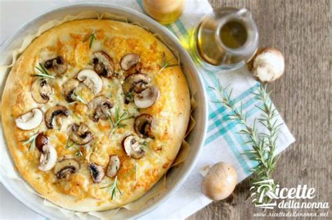 Pizza Bianca Ai Funghi Con Olio Al Tartufo Ed Erbe Aromatiche Ricette