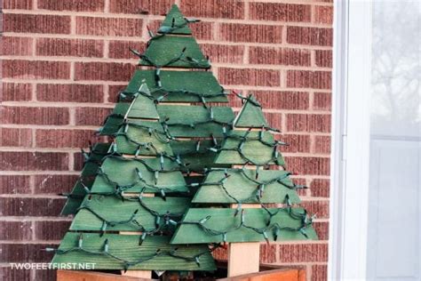 DIY Lighted Outdoor Christmas Tree