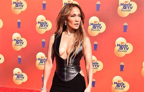 Jennifer Lopez Poses Nude Ahead Of Husband Ben Affleck S 50th Birthday