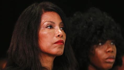 Malcolm X Wife And Daughters - Malcolm X S Daughter Locked Up After She