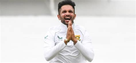 keshav maharaj visits temple  kerala fans call   lesson
