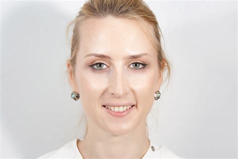 Техника макияжа для близко посаженных глаз. Основные правила выполнения.