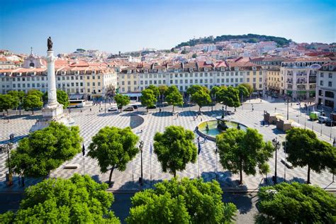 Lisbona Tour A Piedi Con Visita A Rossio Chiado E Alfama Getyourguide