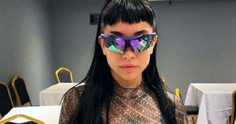 Una bomba Las fotos de María Becerra en bikini colaless que reventaron Málaga