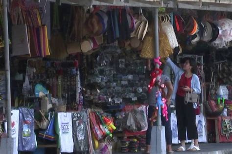 Mga Turista Dagsa Sa Albay Para Makita Ang Bulkang Mayon Abs Cbn News