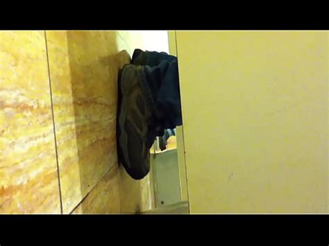 Pillado Mirando Por El Agujerito Xvideos