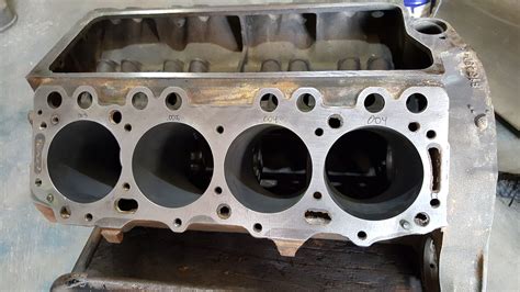 cracked  buick nailhead     motor mission machine