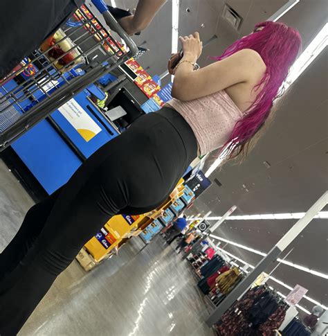 Pink Hair With Nice Ass Spandex Leggings Yoga Pants Forum