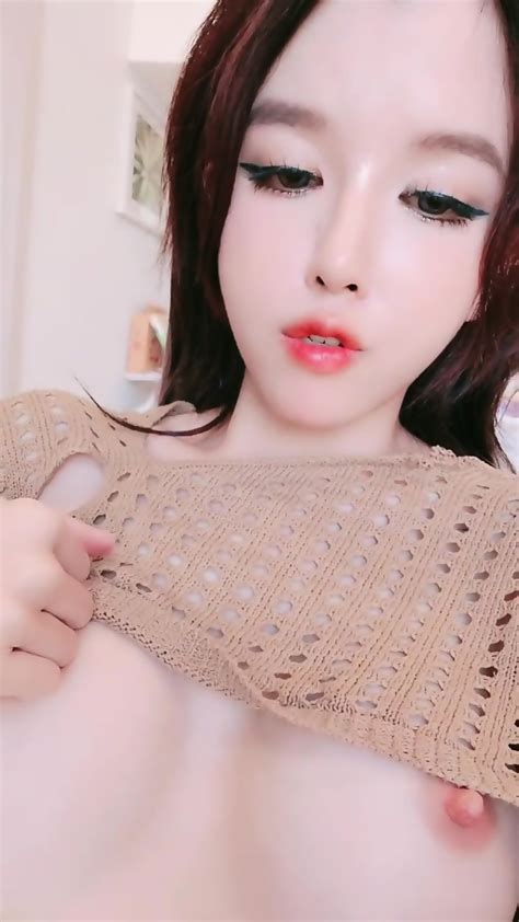 Amateur Asian Sexy Webcam Show 4