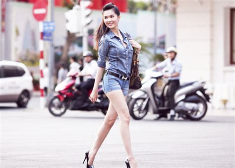 New Pictures Of Vietnamese Queen Of Lingerie Ngoc Trinh In Latest
