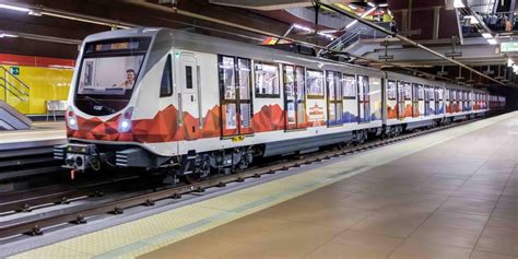 Metro De Medellín Comenzó La Operación Del Metro Subterráneo De Quito