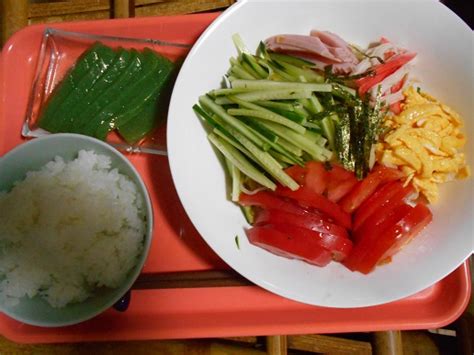 しばシマイ（吉野真由美） On Twitter 5月25日 夕食です （冷やし中華、刺身こんにゃく、ごはん） しっかり、モリモリ食べてくれ