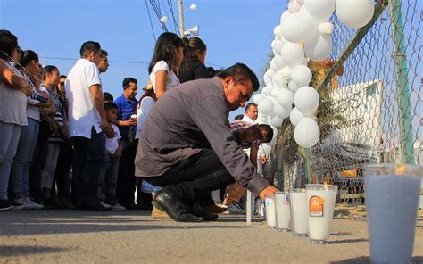 Recuerdan con globos blancos a víctimas de Tultepec El Sol de Toluca