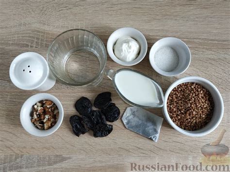 Рецепт: Гречневая каша с черносливом и орехами на RussianFood.com