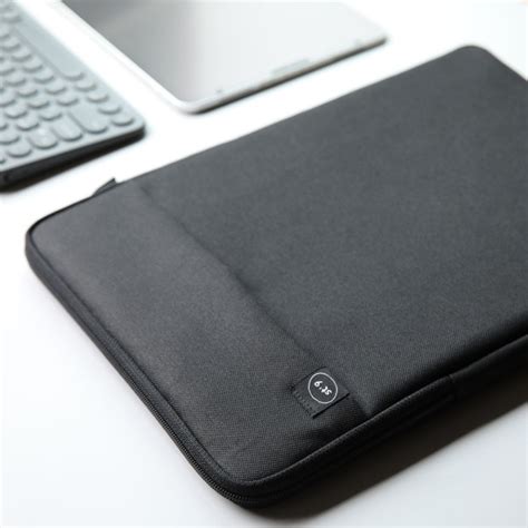 Large 15 Inch Laptop Sleeve Luke Black